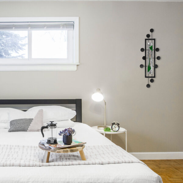 green-space-hub-in-bedroom