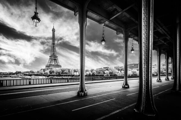 Pont de Bir-Hakeim by Charles Santora Photography